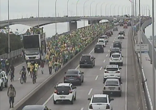 Imagem ilustrativa da imagem Terceira Ponte é parcialmente interditada por manifestantes