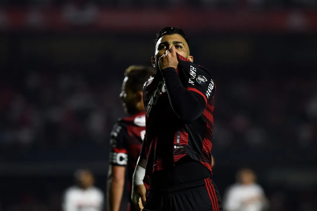 Imagem ilustrativa da imagem Gabigol lamenta ausência na Copa do Mundo, mas promete torcida pelo hexa