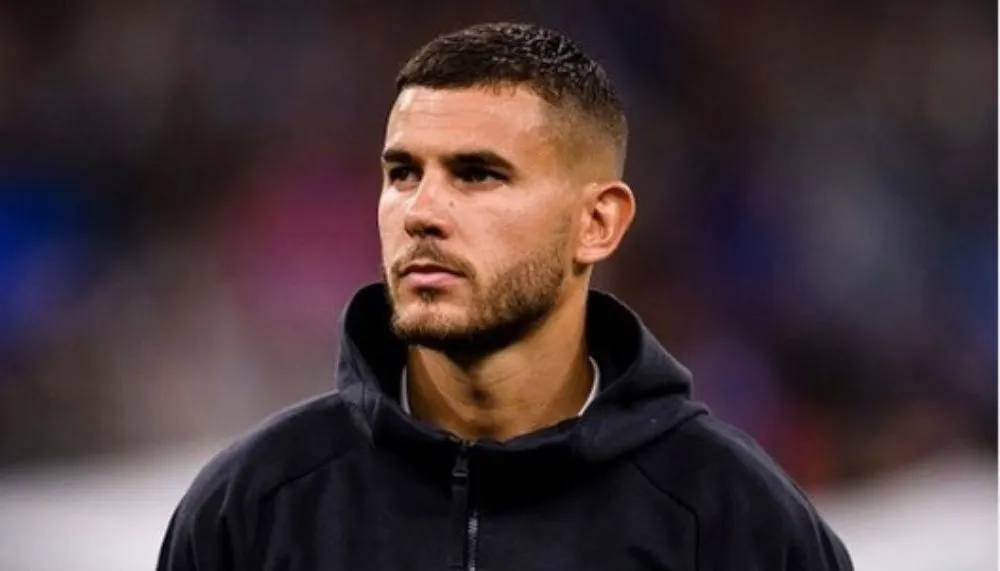 Imagem ilustrativa da imagem Lucas Hernández, lateral da França, está fora da Copa do Mundo