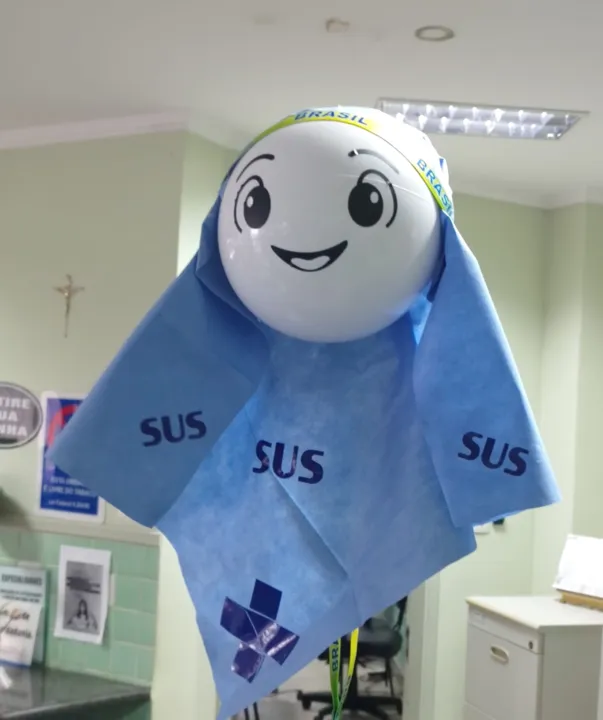 Imagem ilustrativa da imagem "La SUS": agente comunitária de Vitória cria versão de mascote da Copa