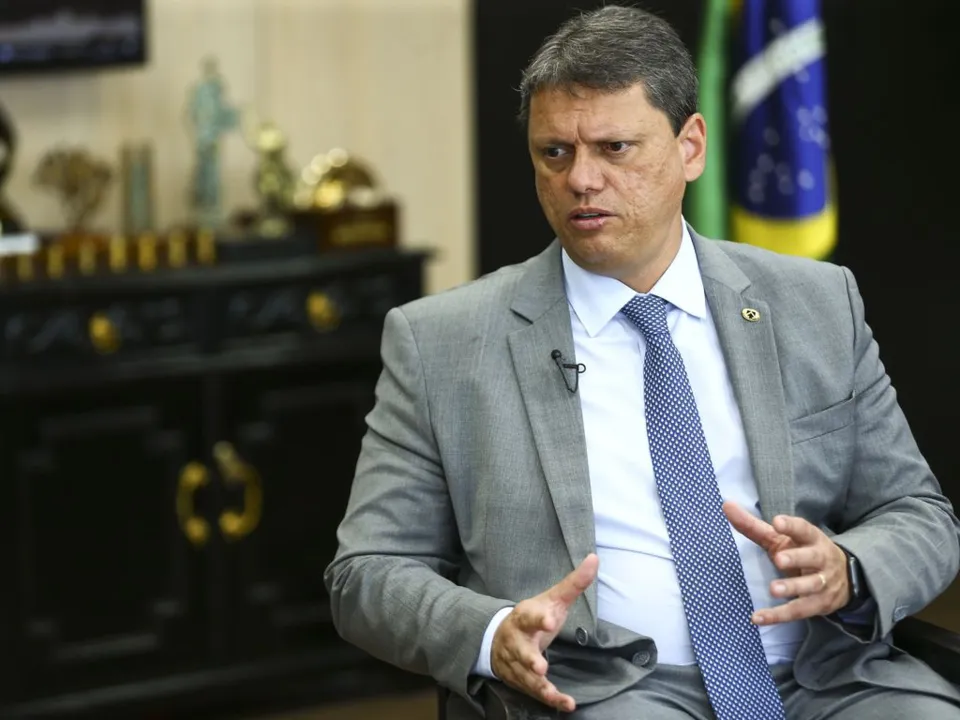 Imagem ilustrativa da imagem Assembleia aprova aumento de 50% do salário de Tarcísio de Freitas