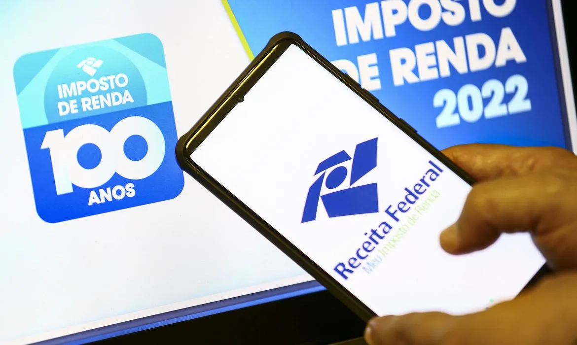 Imagem ilustrativa da imagem Receita paga restituição do Imposto de Renda para 556 mil. Veja quem recebe