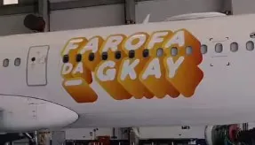 Imagem ilustrativa da imagem Farofa da Gkay terá avião para festa com DJ, drinques e cardápio temático