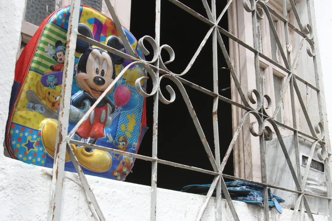 Imagem ilustrativa da imagem Presa por abandonar três filhos em casa