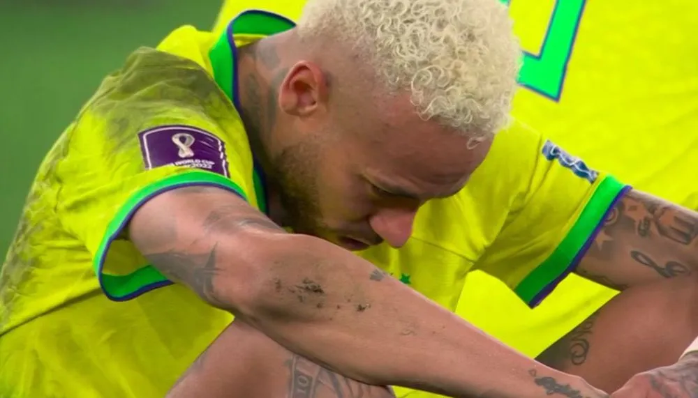 Imagem ilustrativa da imagem Neymar chora após eliminação e vira destaque na imprensa internacional