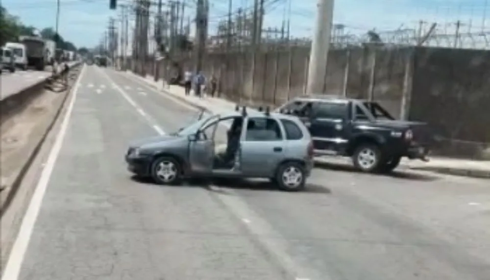 Imagem ilustrativa da imagem Homem é morto dentro de carro em rodovia na Serra