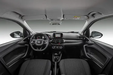 
          Imagem ilustrativa da imagem Agilidade e economia a bordo do sedã mais barato do País
          