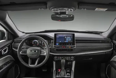 
          Imagem ilustrativa da imagem Conheça o SUV de 7 lugares com motor diesel e tração 4x4 mais em conta do País
          