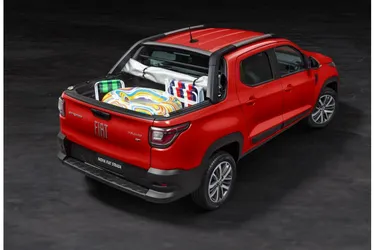 
          Imagem ilustrativa da imagem Strada automática dá férias ao pé esquerdo
          