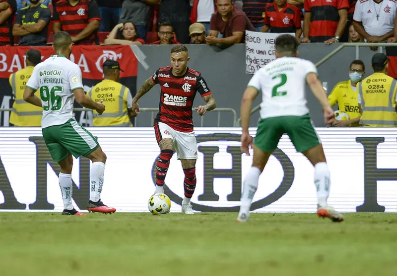 Everton Cebolinha estreou dando assistência para o gol de Lázaro