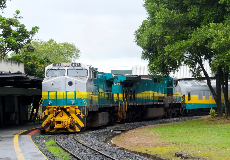 Com a retomada das viagens, toda a linha ferroviária que liga Cariacica à capital mineira volta ao funcionamento normal