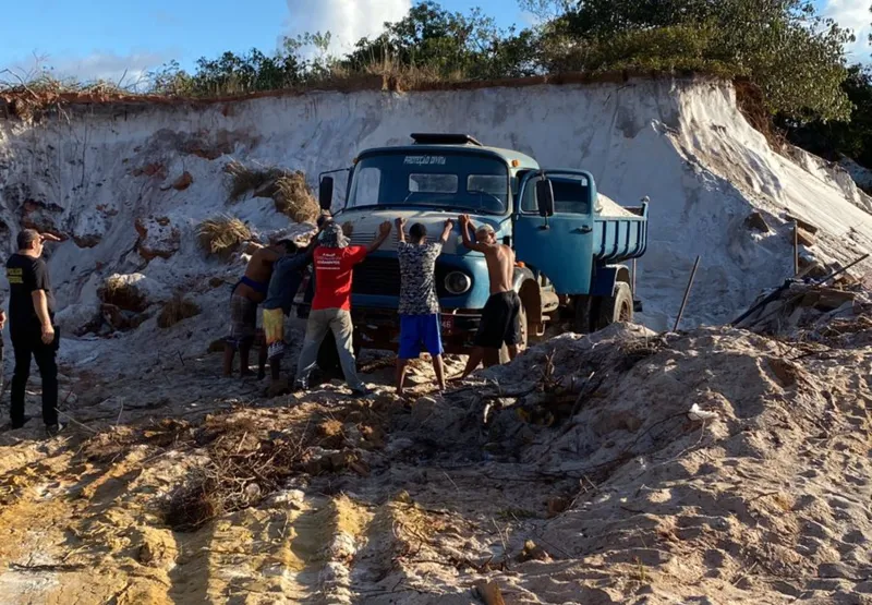 Suspeitos presos por extração ilegal de areia