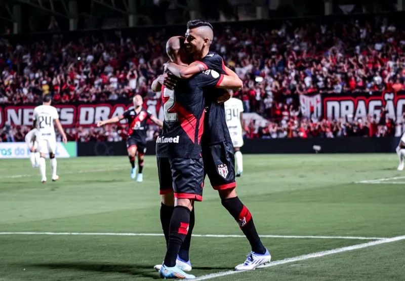 Atlético-GO venceu o Corinthians no primeiro jogo das quartas de final