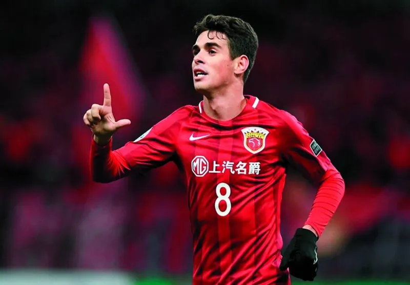 Oscar tenta convencer os chineses de se manter atividade com o empréstimo ao Flamengo até o fim da temporada