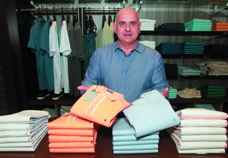 No time de lojistas que esperam impulsionar as vendas neste Dia dos Pais está o empresário Carlos Saad, que  é dono de uma loja de roupas masculina em um shopping de Vila Velha.