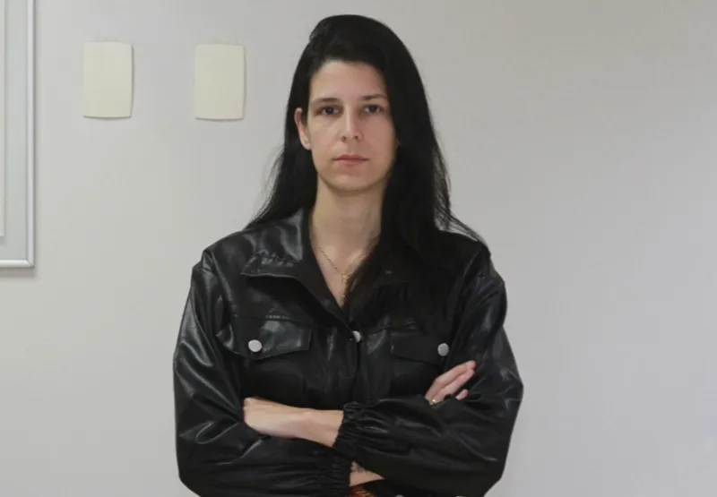 Izabella da Costa é uma das mulheres que respondem na Justiça por participação na greve dos policiais