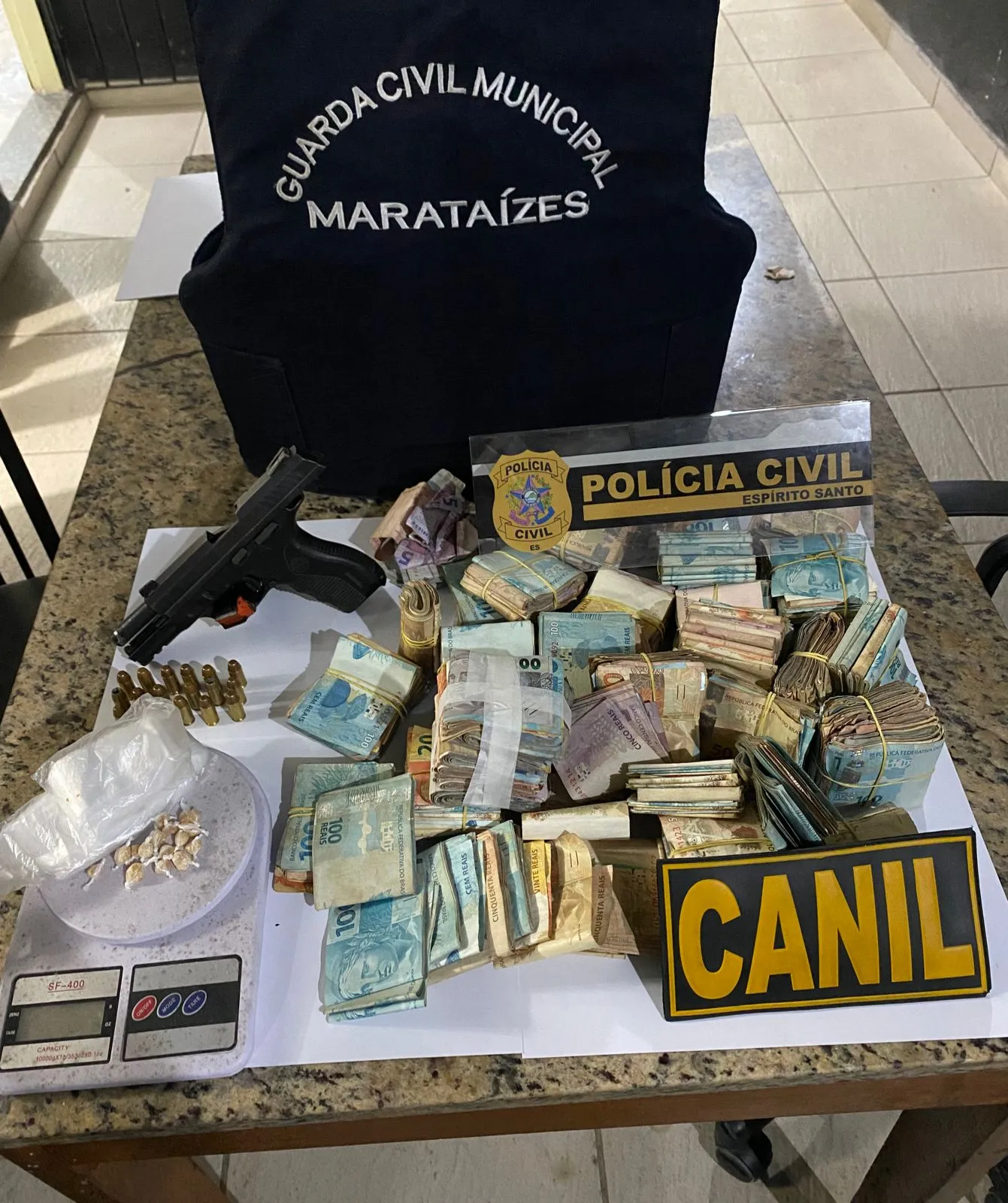 Imagem ilustrativa da imagem Polícia prende suspeitos de vender drogas em bar no ES