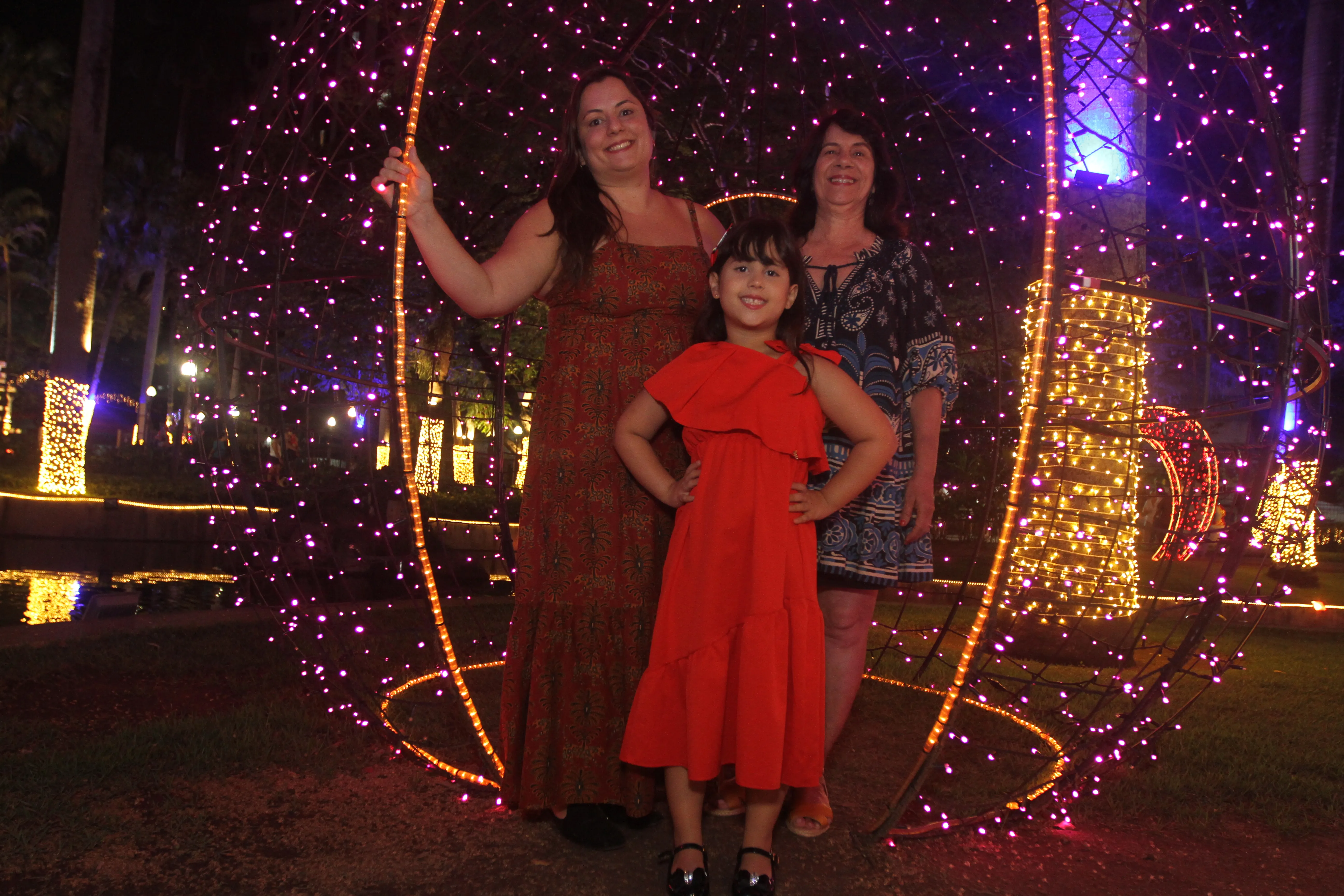Imagem ilustrativa da imagem Decoração de Natal no centro de Vitória encanta visitantes