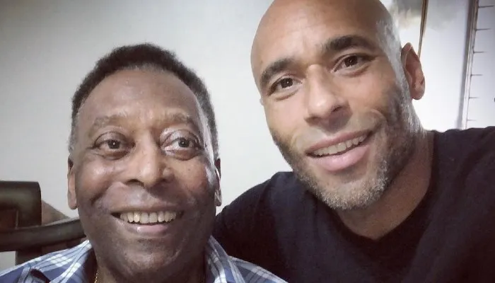 Imagem ilustrativa da imagem "Pai, a minha força é a sua", escreve Edinho para Pelé em postagem