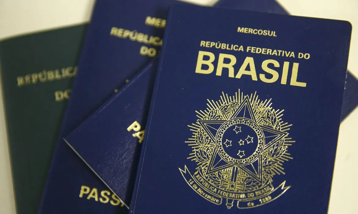 Imagem ilustrativa da imagem Polícia Federal anuncia normalização na emissão de passaportes