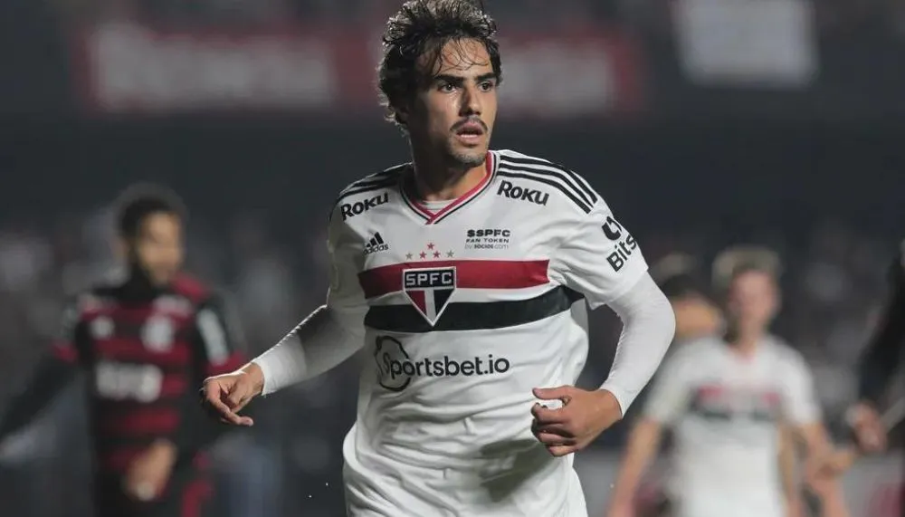 Imagem ilustrativa da imagem “Novo Kaká” assina pré-contrato com o Galo