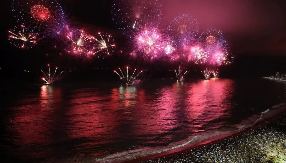 Imagem ilustrativa da imagem Ano Novo: veja como foi a celebração em praias da Grande Vitória