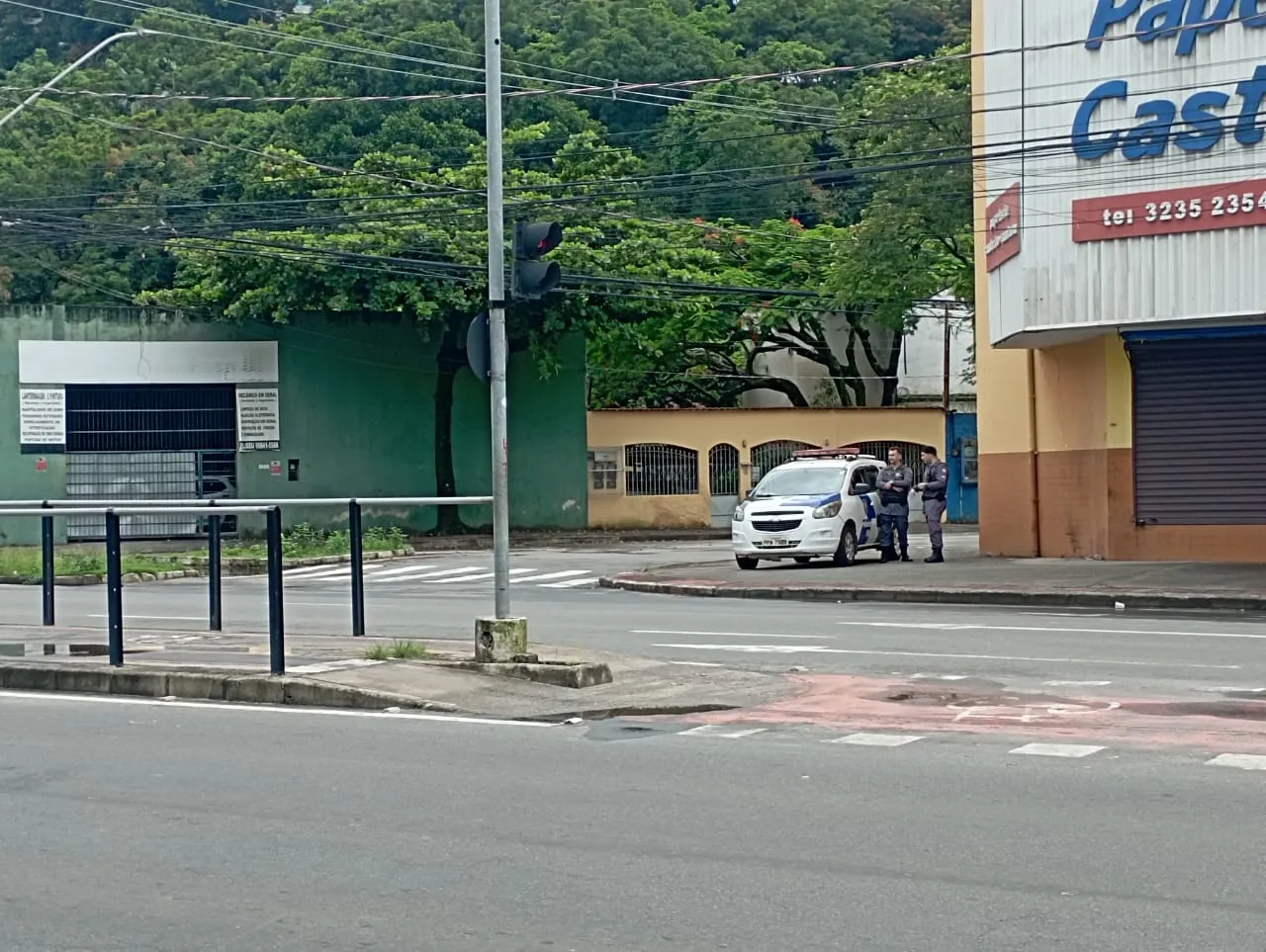 Imagem ilustrativa da imagem Suspeito morre após confronto com policiais militares em Vitória