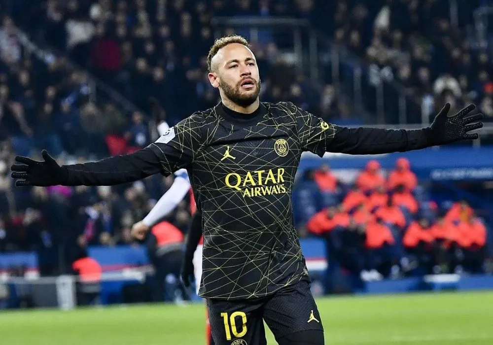 Imagem ilustrativa da imagem Neymar marca, mas PSG leva gol aos 51 do 2º tempo e tropeça em casa no Francês