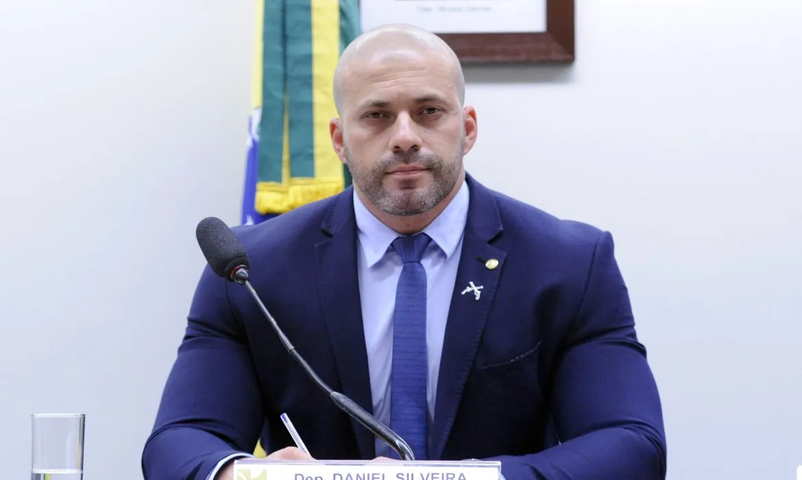 Imagem ilustrativa da imagem Ex-deputado Daniel Silveira é preso um dia após fim do mandato