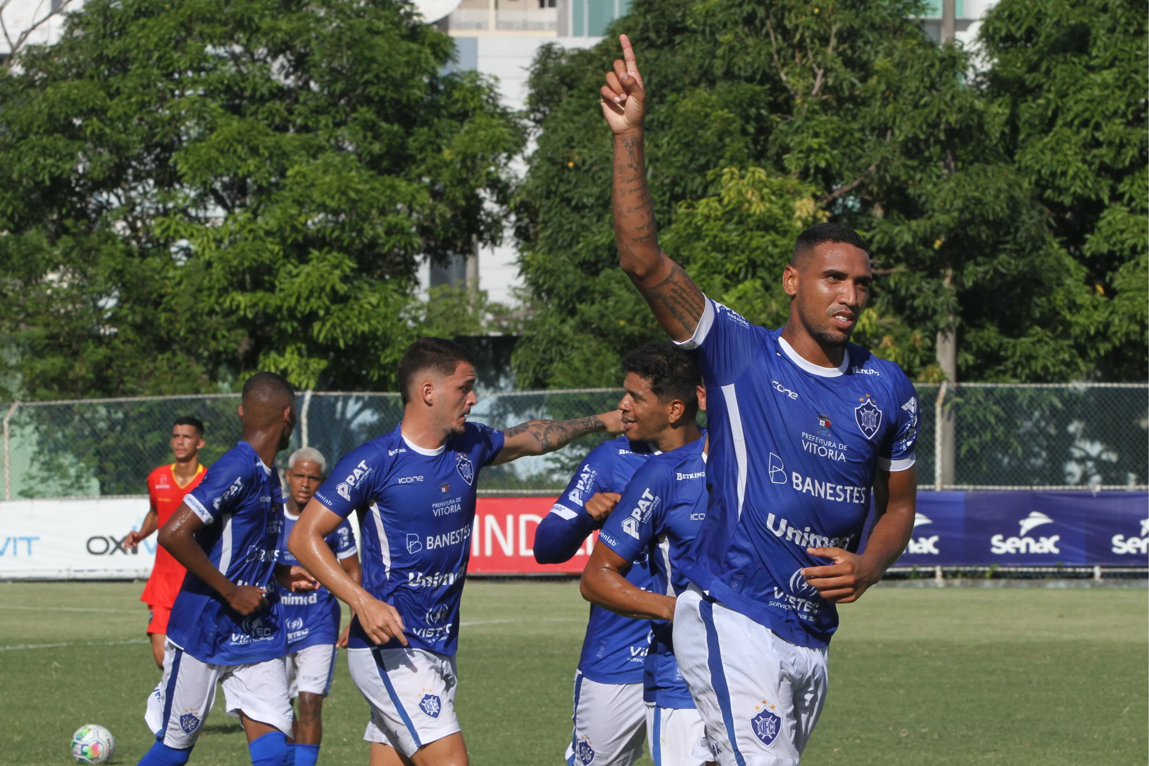 Imagem ilustrativa da imagem Vitória vence Vilavelhense e se torna líder isolado do Capixabão