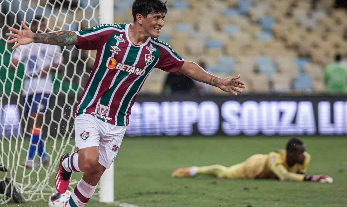 Imagem ilustrativa da imagem Cano comanda vitória do Fluminense sobre Audax no Carioca