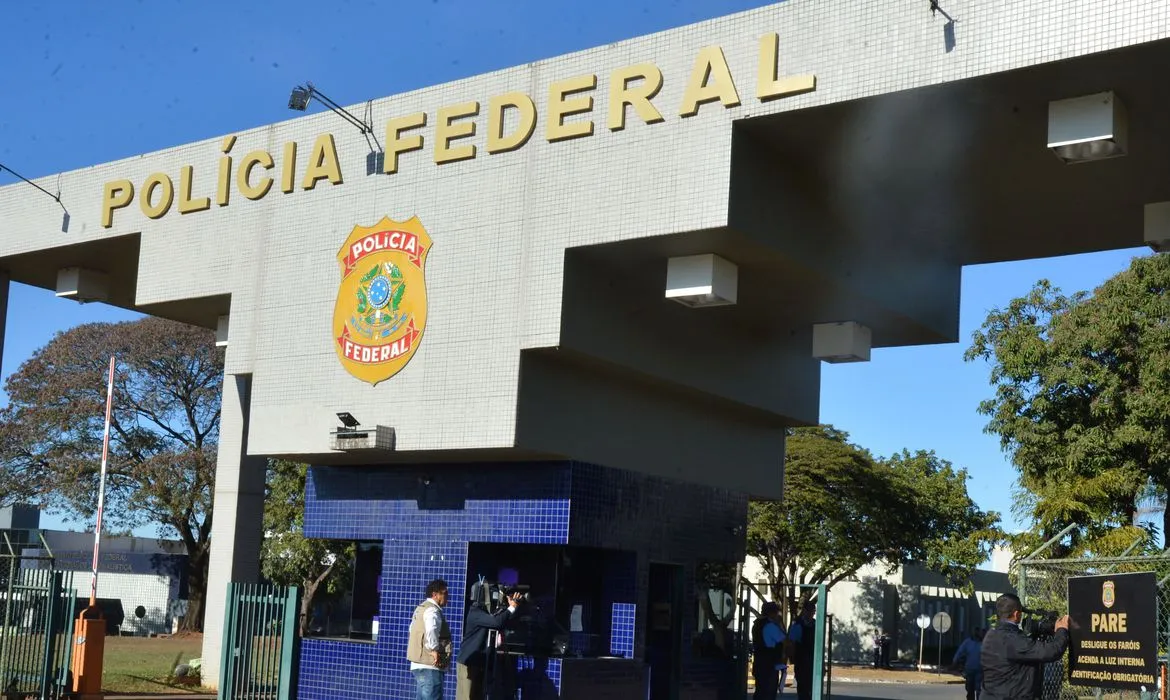 Imagem ilustrativa da imagem PF prende quatro oficiais da polícia do DF por 'omissão' nos atos de Brasília