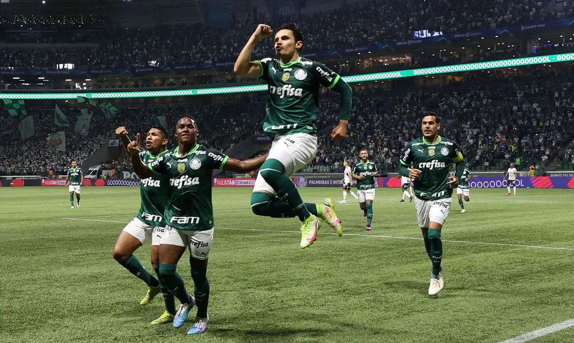 Imagem ilustrativa da imagem Mesmo desperdiçando dois pênaltis, Palmeiras vence Inter de Limeira