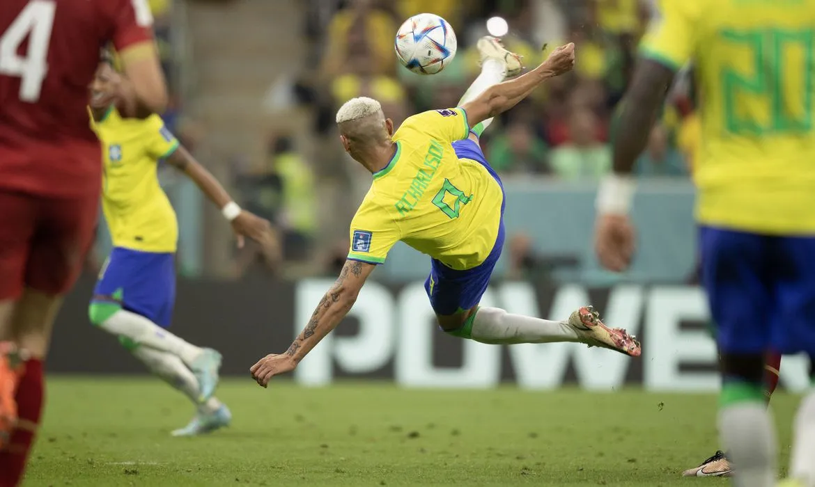 Imagem ilustrativa da imagem Gol de Richarlison na Copa do Mundo é finalista em premiação