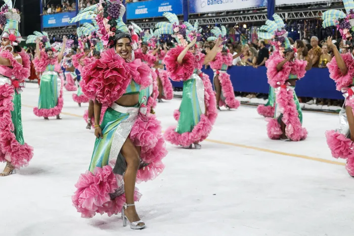 Imagem ilustrativa da imagem Veja como foi o desfile da Império de Fátima