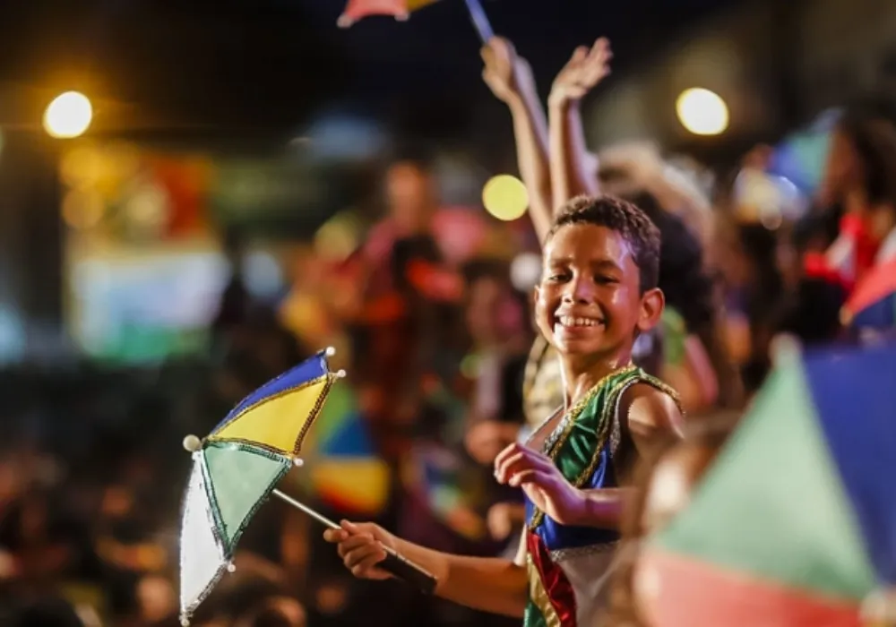 Imagem ilustrativa da imagem Galo da Madrugada e Homem da Meia-Noite agitam sábado de Carnaval em Recife