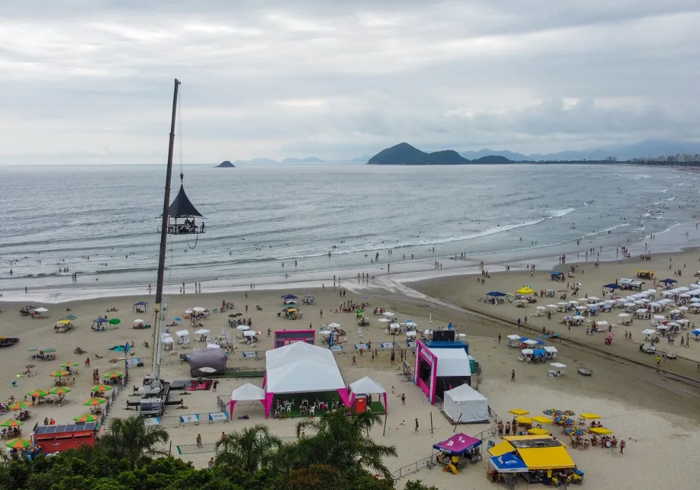 Imagem ilustrativa da imagem Bertioga registra maior temporal da história e cancela Carnaval