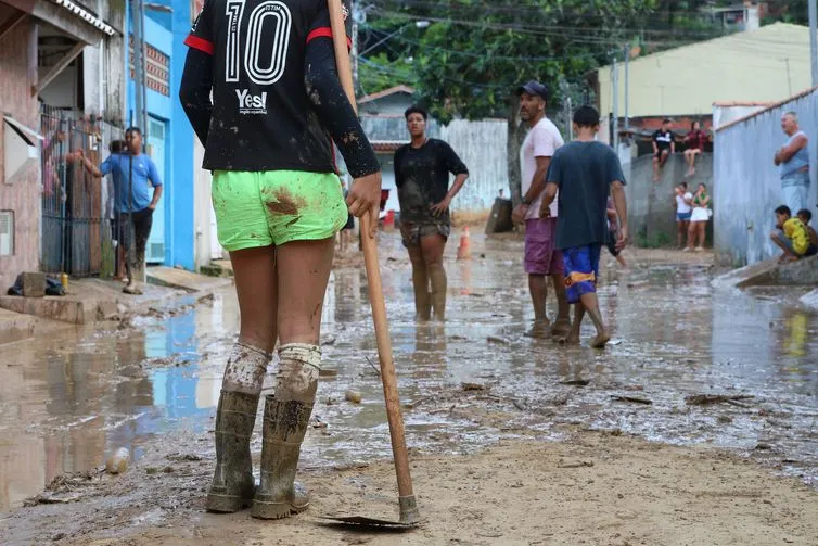 Imagem ilustrativa da imagem Litoral de SP teve maior volume de chuva registrado no Brasil