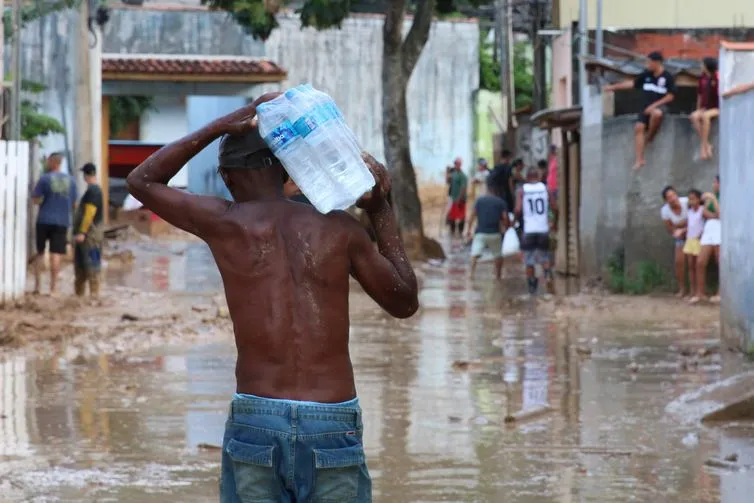 Imagem ilustrativa da imagem Litoral de SP teve maior volume de chuva registrado no Brasil