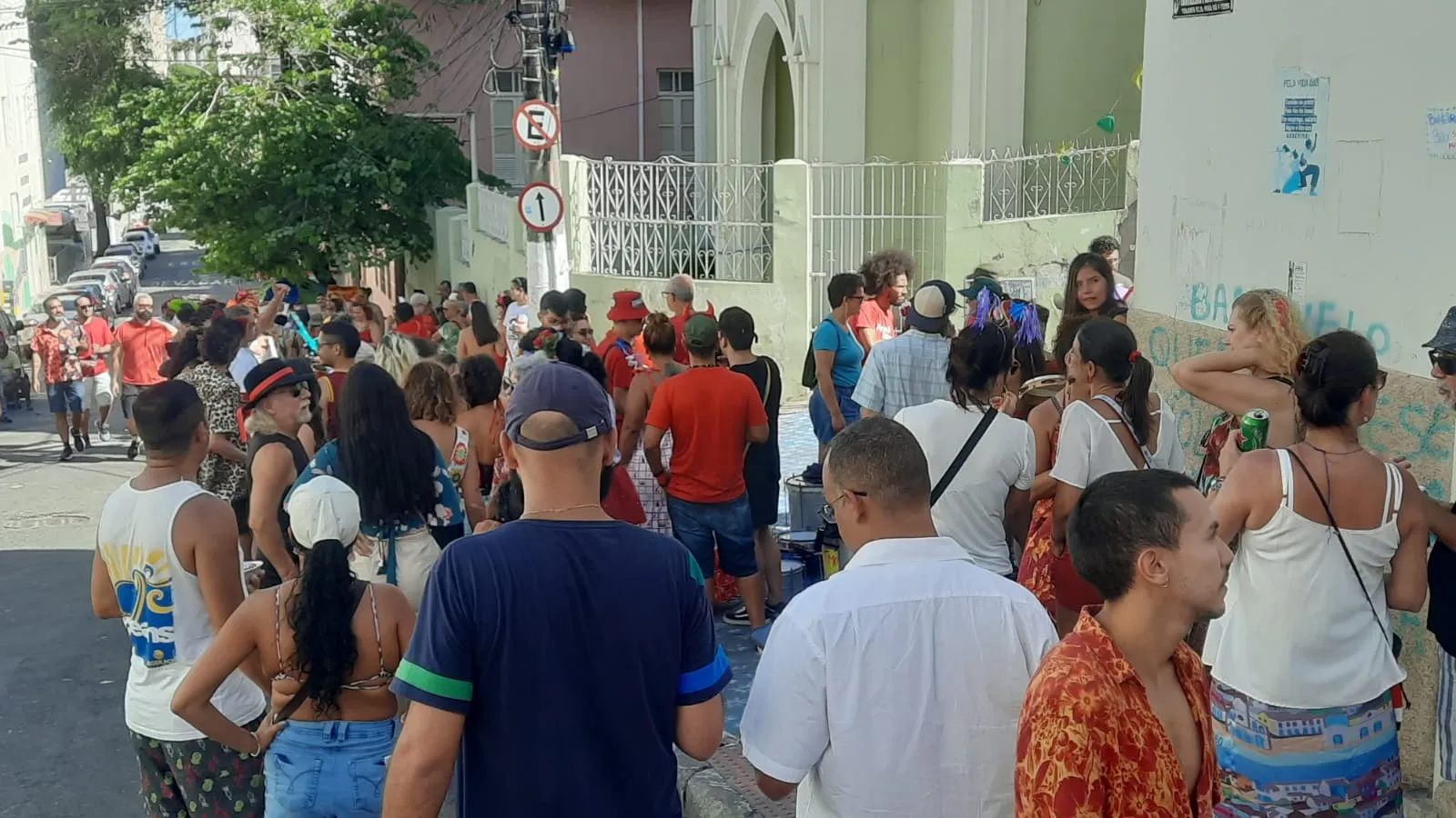 Imagem ilustrativa da imagem Foliões protestam contra decisão de suspender blocos de Carnaval em Vitória