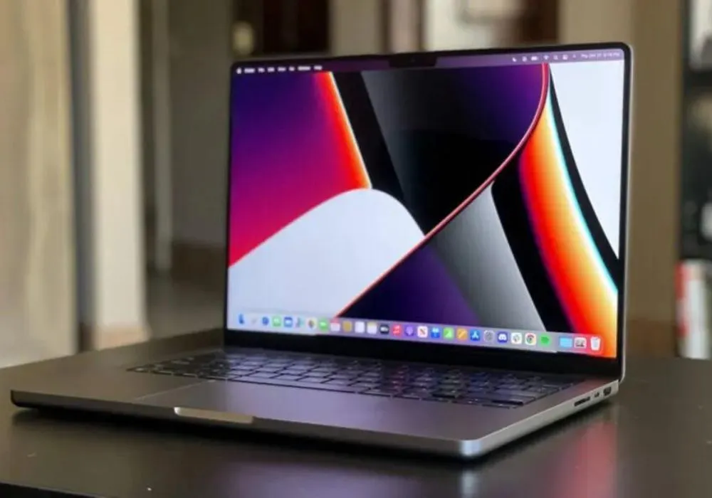 Imagem ilustrativa da imagem Leilão da Receita começa nesta segunda com MacBook a partir de R$ 2 mil
