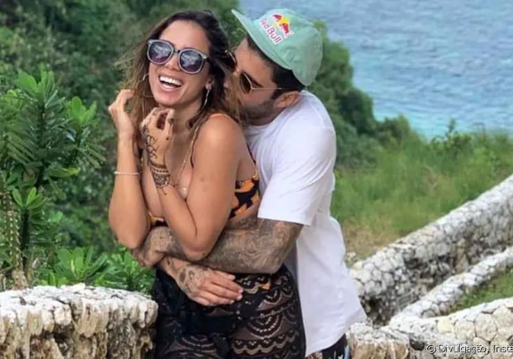 Imagem ilustrativa da imagem Anitta faz 30 anos no fim do mês. Relembre 30 namoros e crushes da cantora