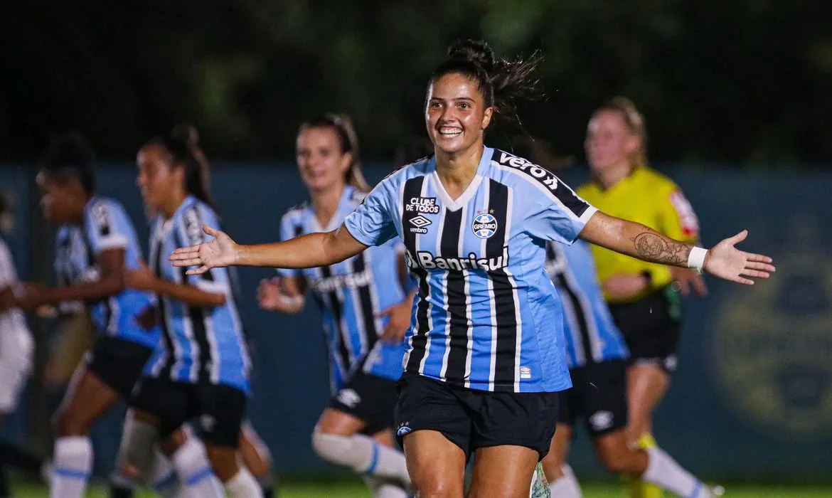 Imagem ilustrativa da imagem Grêmio vence a primeira no Brasileiro Feminino