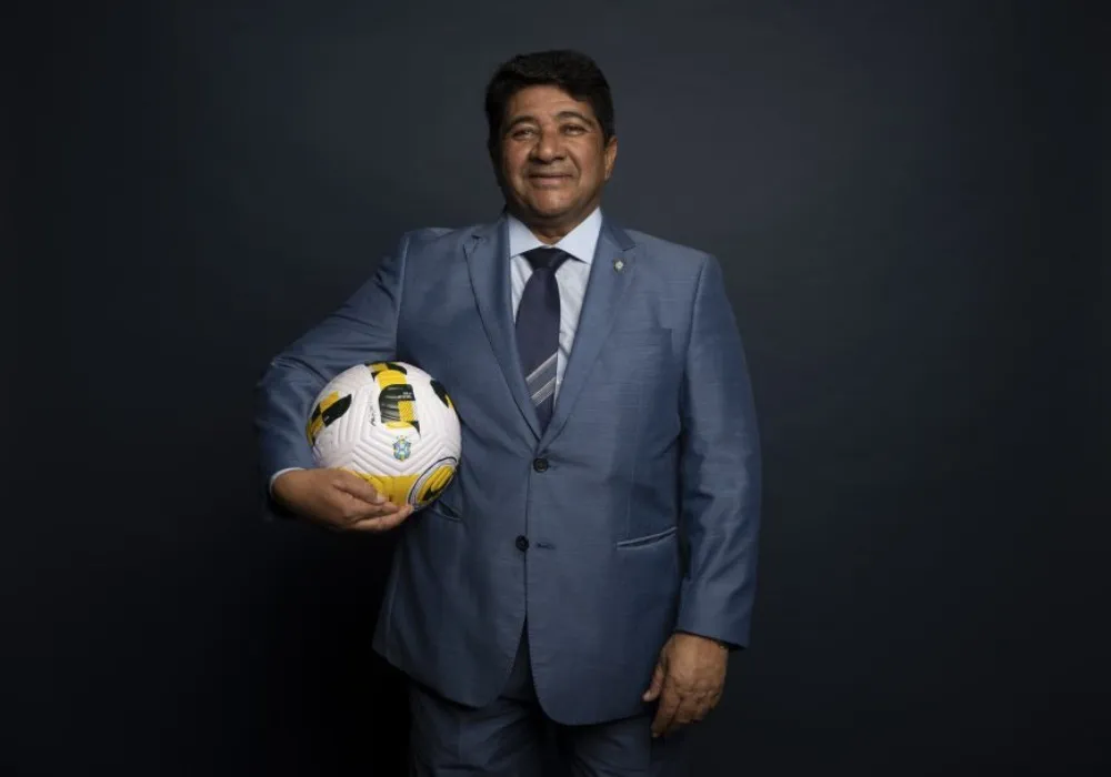 Imagem ilustrativa da imagem Presidente da CBF vai à Europa em abril em busca de técnico da seleção