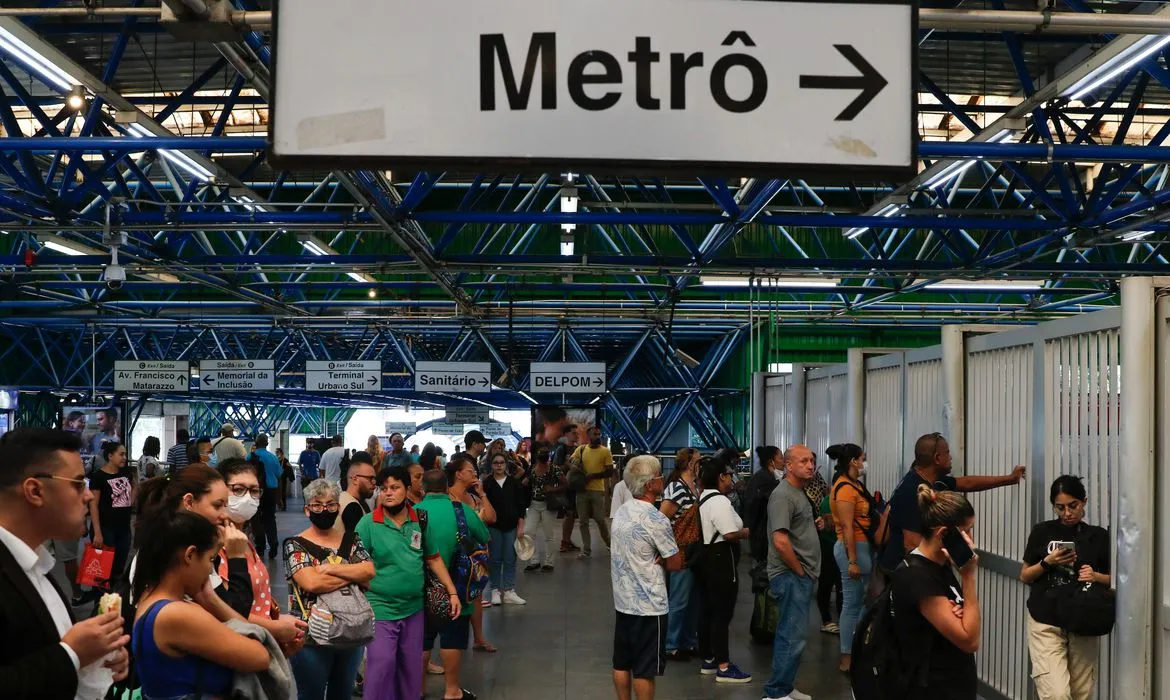 Imagem ilustrativa da imagem Metrô de SP não faz acordo e greve continua nesta sexta-feira
