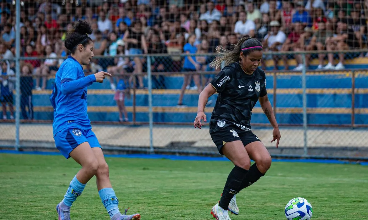 Imagem ilustrativa da imagem Corinthians empata e permanece na liderança do Brasileiro Feminino