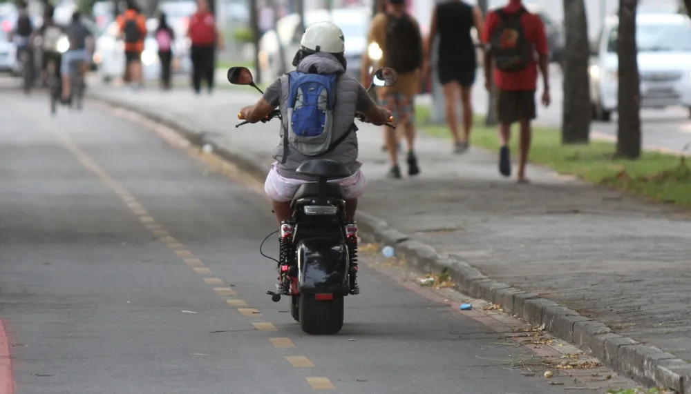 Imagem ilustrativa da imagem Especialistas explicam regras para motos elétricas