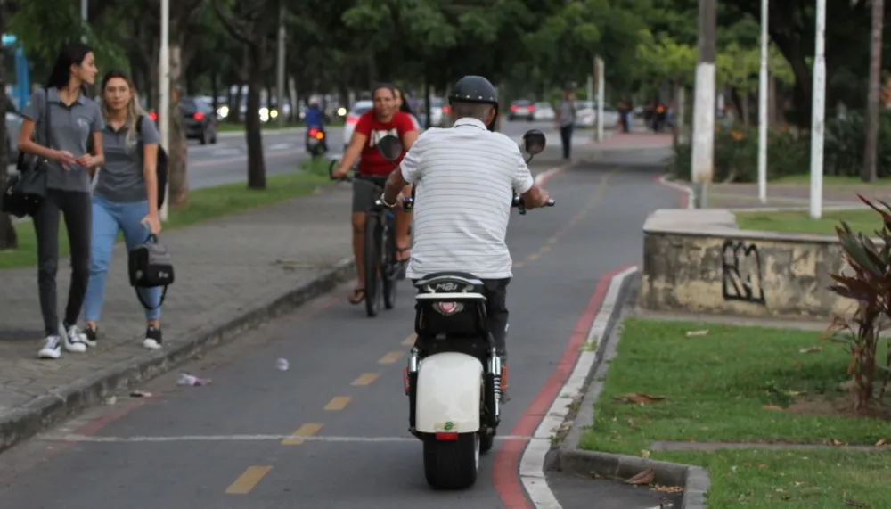 Imagem ilustrativa da imagem Especialistas explicam regras para motos elétricas