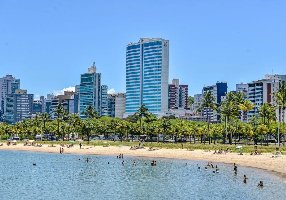 Imagem ilustrativa da imagem Guarderia volta a ter bandeira verde após problema com esgoto. Veja mais praias