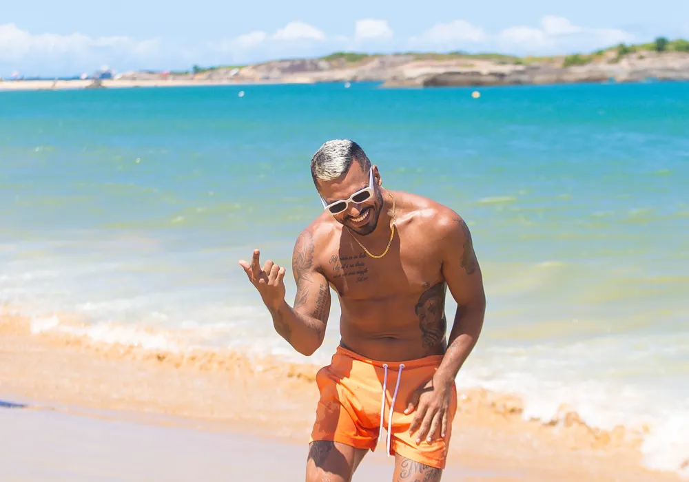 Imagem ilustrativa da imagem Em carreira solo, Felype Frazão lança pagode praiano